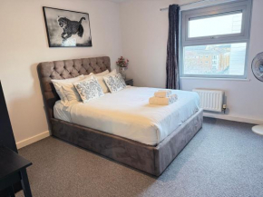 London Luxury Holiday Home B